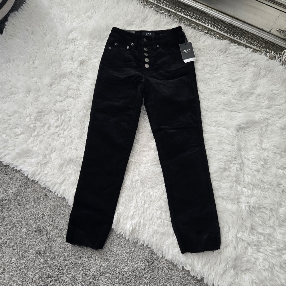 OAT New York HIGH-RISE CORDUROY BUTTON FLY STRAIGHT CROP. Black. Size 25. New.
